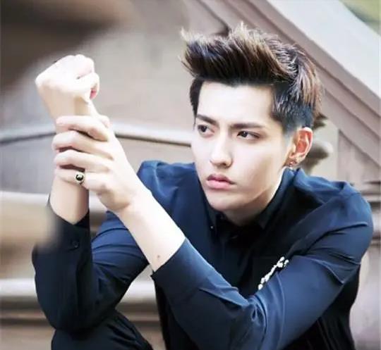 娱乐圈男星被潜图片_娱乐圈潜规则 内幕曝光 娱乐圈黑暗面