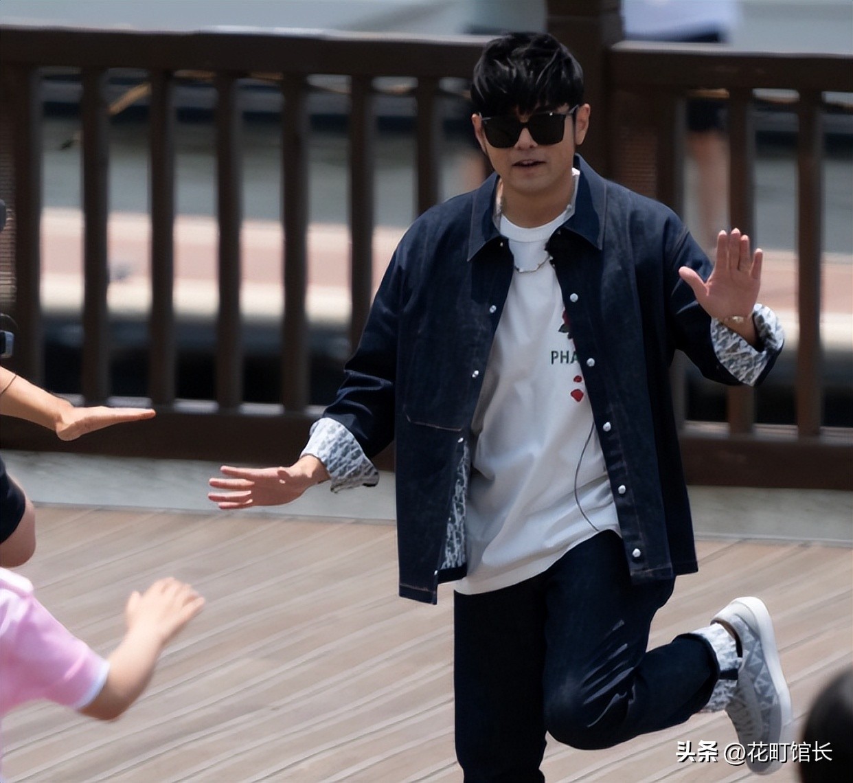 周杰伦私生子传闻_有哪个明星被爆出实锤黑料,_澳门豪赌亏损十亿谣言